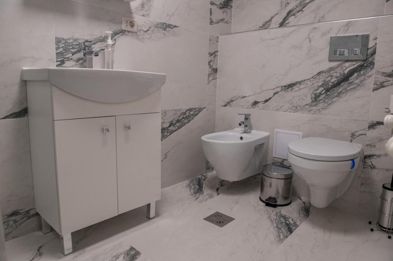Apart Hotel Center Piatra Neamţ Eksteriør bilde